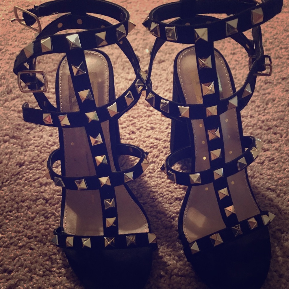Brand NEW black studded in gold heels